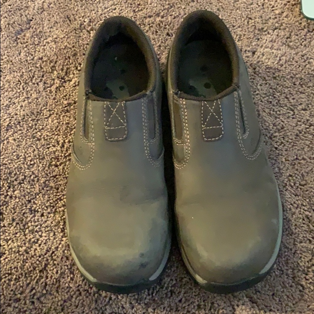 Red wing steel toe shoes